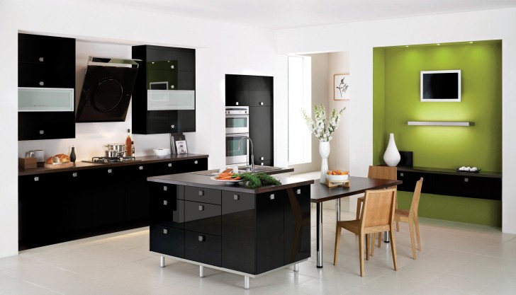 Nhà bếp được bố trí các vật dụng có thiết kế hiện đại tạo được sự tinh tế cho ngôi nhà